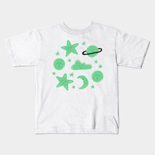 Dreamy skies above in green Kids T-Shirt